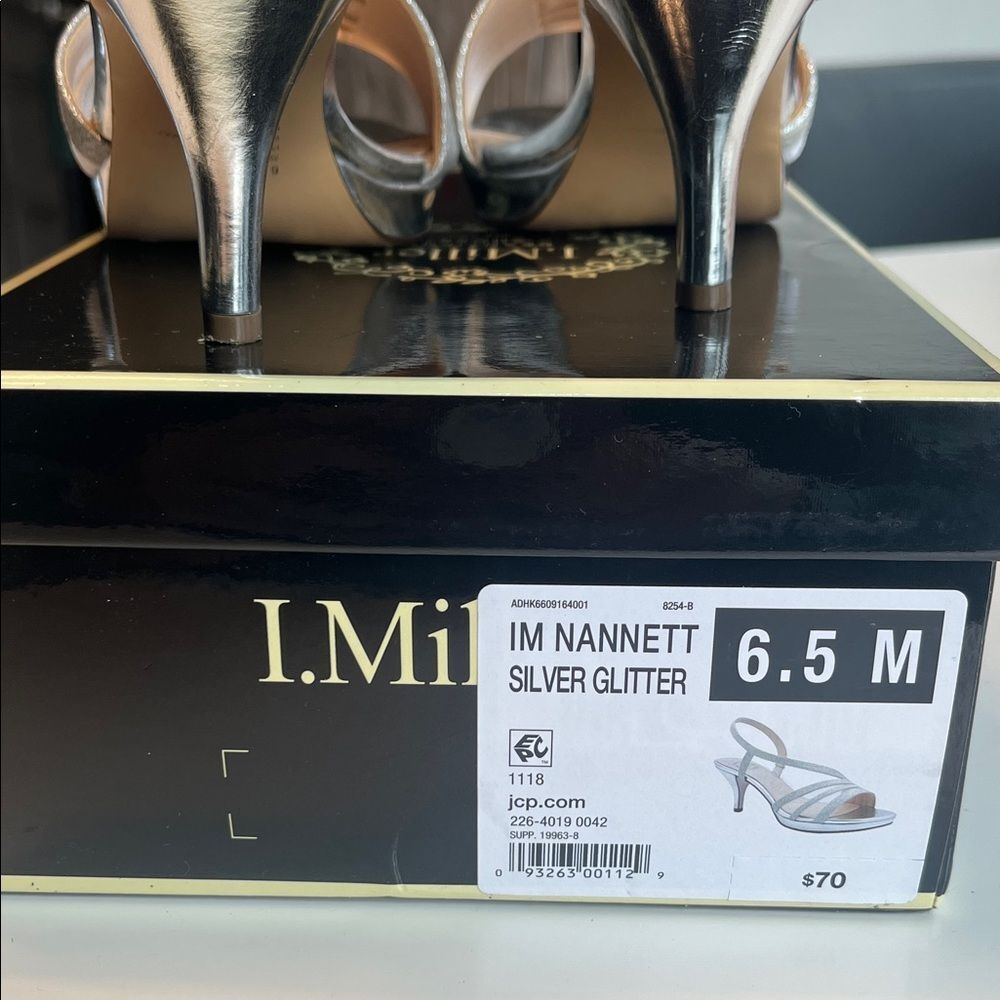 I. Miller Silver Glitter Women's Heels Size 6.5 Pre-Loved w/ Original Box - Picture 11 of 11